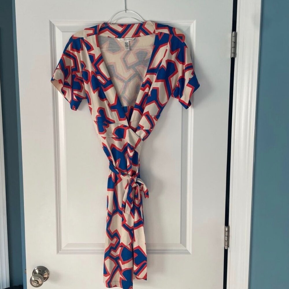 Diane Von Furstenberg Silk Toby Wrap Dress Size 8 Iconic Classic
